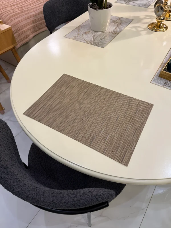 Table Mat 16