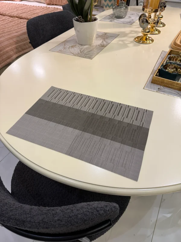Table Mat 12