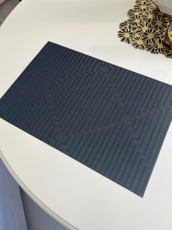 Table Mat 10