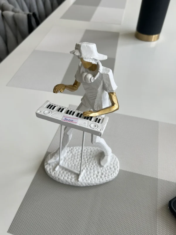 Piano Player Sculpture - Image 3